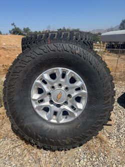 (4) 40”X13.50 R18 TOKOHAMA GEOLANDER M/T tires