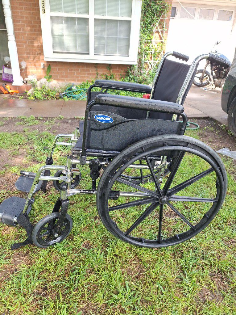  Wheelchair INVACARE
