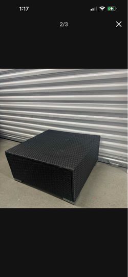 Table size 25.5 × 25.5 inches