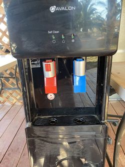 Avalon Water machine great condition I just don’t have time to set in my kitchen
