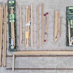 VTG WOODEN KNITTING NEEDLES / CROCHET HOOKS - SOLD AS LOT