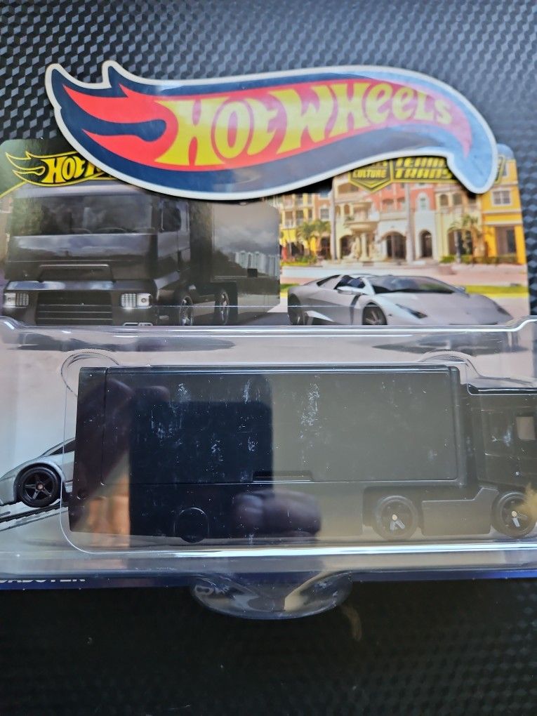 Hot Wheels Premium Team Transport Car Culture Lamborghini Reventon Roadster Flipsider Hauler