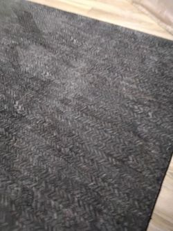 Large area rug. Black Grey silver. 7 x 9 25.00! Last day to pick up!