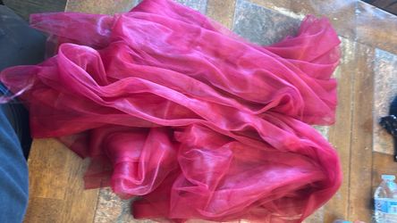Burgundy arch wrap tulle
