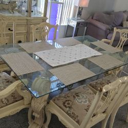 Dining room table