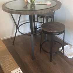 Dinning room table