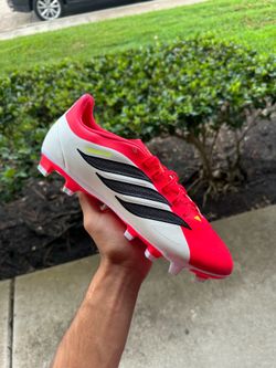 Adidas Predator Men’s Soccer Cleats