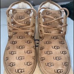 Ugg W Neumel Embossed Logo
