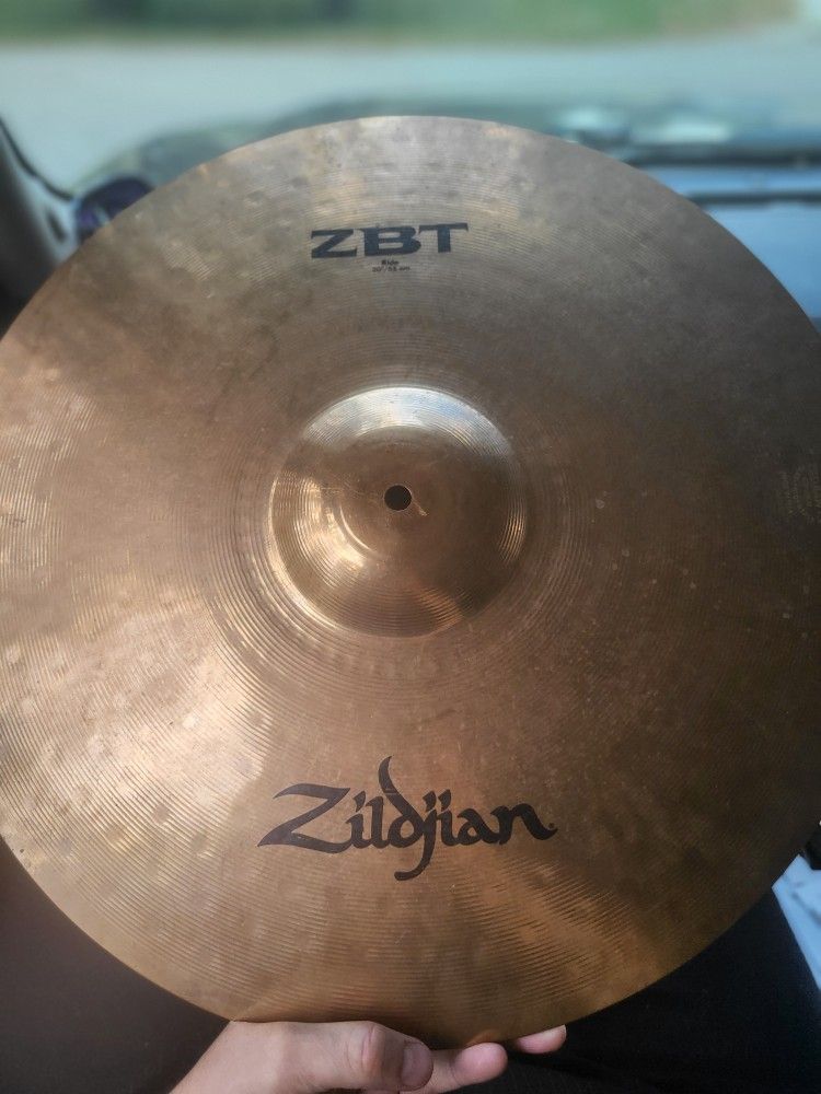 Zildjian Zbt 20" Ride Cymbal Excellent Condition
