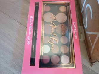 MAKEUP & BRUSH KIT