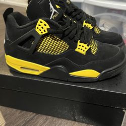 Air Jordan retro thunder 4