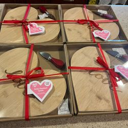 Lot Of 4 - Heart Shared Bamboo Cutting Board Or Decor 
