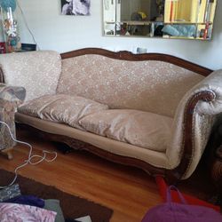 Vintage Sofa. Needs Cushins