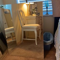 2 Mirrors