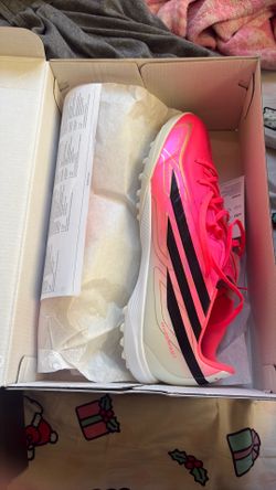 Soccer indoor shoes