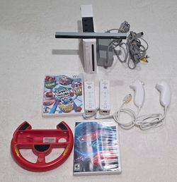 Nintendo Wii Model RVL-001 White Cars Bundle With 2 Games Tested