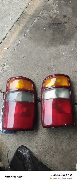 Tail Lights GMC Yukon