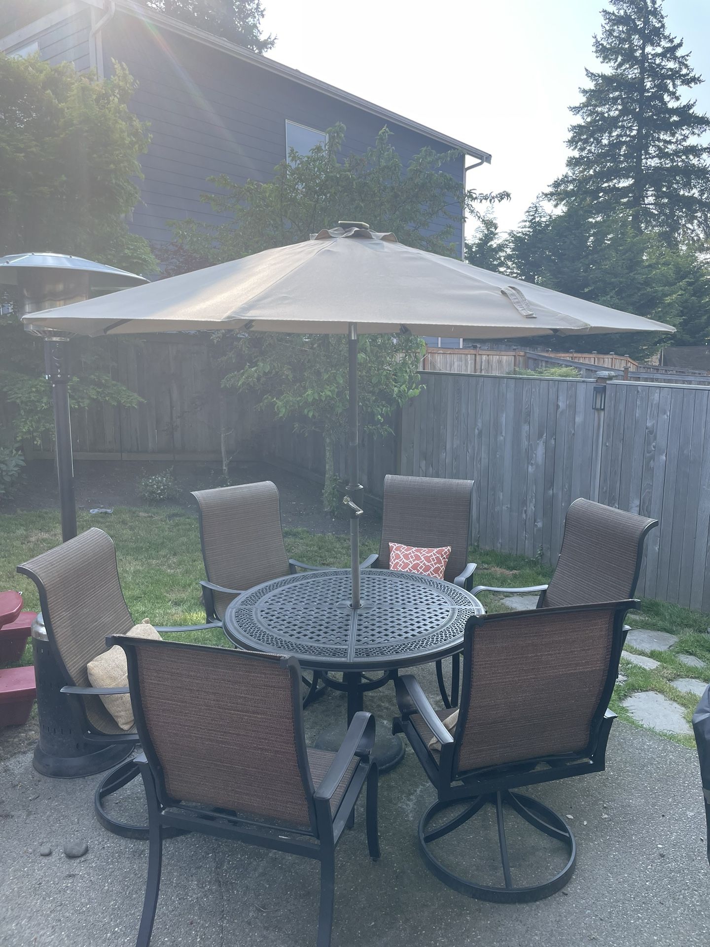 Outdoor Dining Set for Sale in Snohomish, WA OfferUp