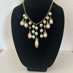 HANDCRAFTED PEARL NECKLACE BY StudioInspire $85.00 