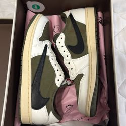 Nike Air Jordan x Travis Scott Jordan 1 Low Medium Olive Size 10