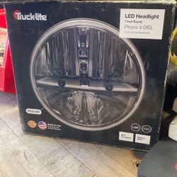 Truck Lite , Led Headlights ( 7 Inch ) Round