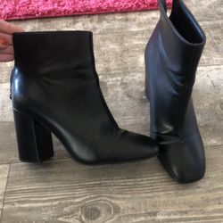 Womens Boots Size 7