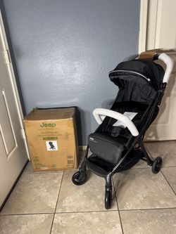 Like New Jeep Altitude Compact stroller