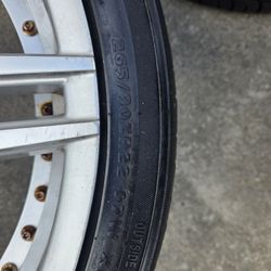 22 Inch Rims Was On A 2015 Infinity  1 Rim Is A Little Damaged