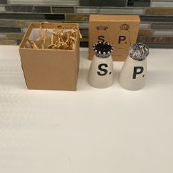Rae Dunn Salt/Pepper Shakers