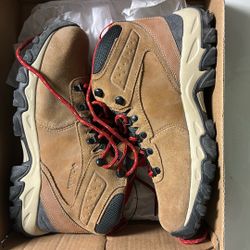 Columbia Men's Newton Ridge Plus II Suede Waterproof Hiking Boot