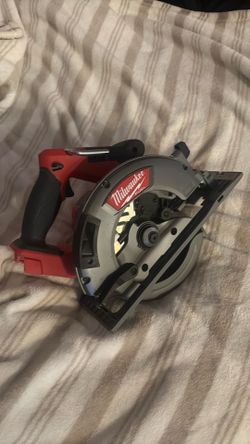 7-1/4 fuel circular saw Milwaukee