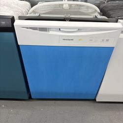 Frigidaire 24 in. White Front Control Smart Built-In Tall Tub Dishwasher