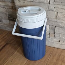 Igloo Explorer 1 Gallon Plastic Thermos. 