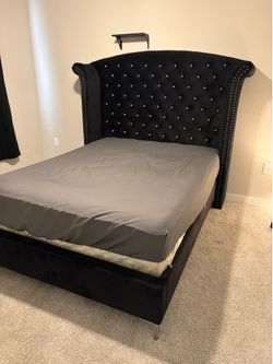 Queen bed set