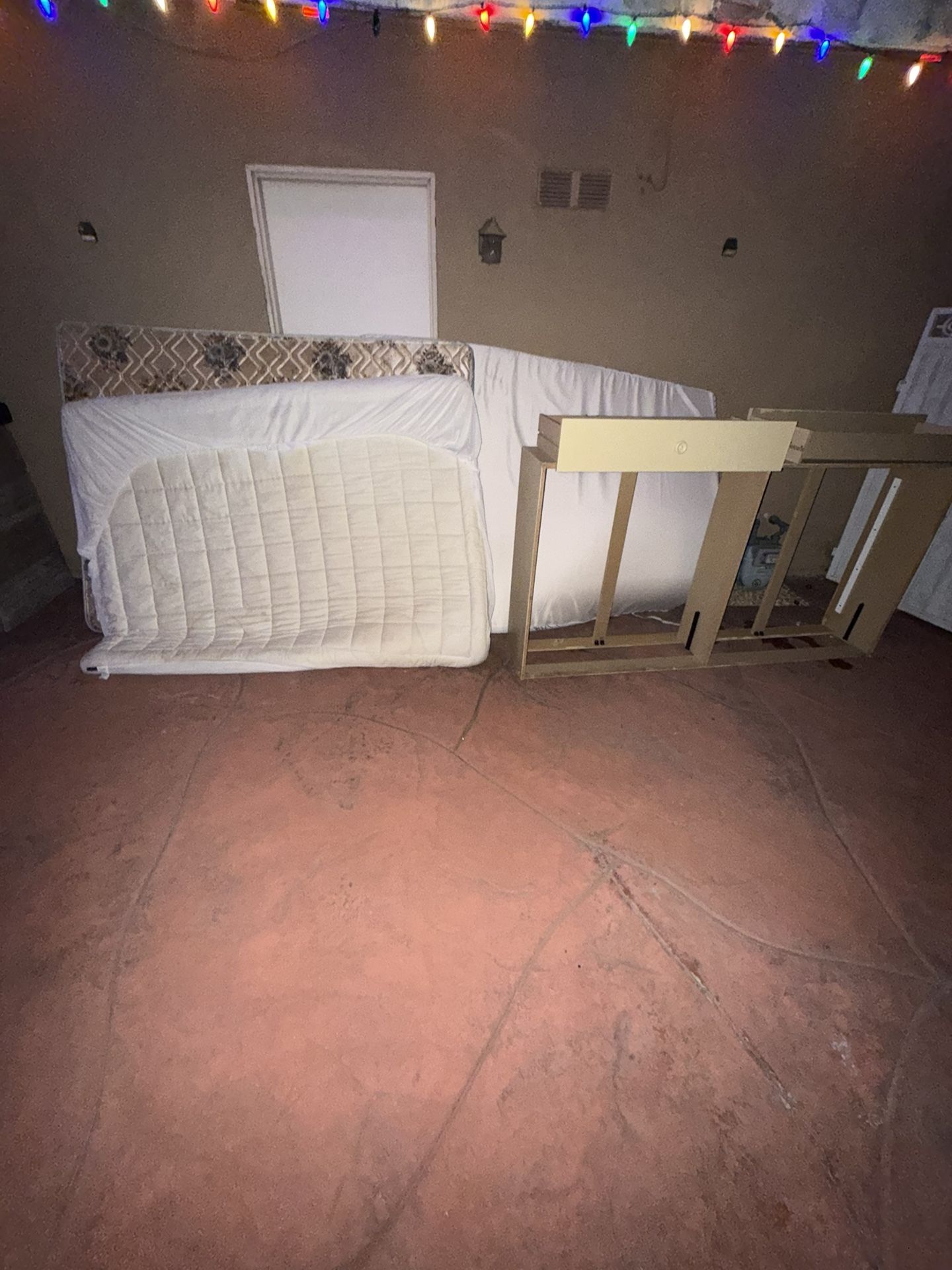 Free Twin  Bed Mattress Set And Queen Mattress With Topper 