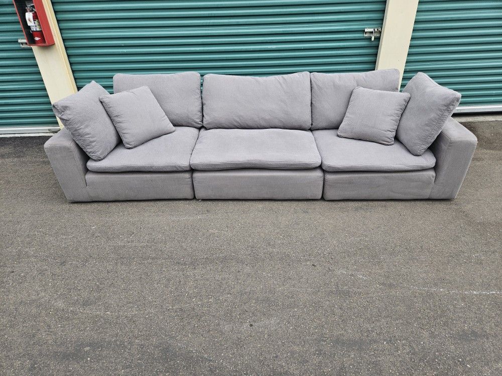 FREE DELIVERY!!! Bob's Discount Furniture "Dream" Gray 3 Piece Modular Couch ($1.7K Retail..60% OFF)