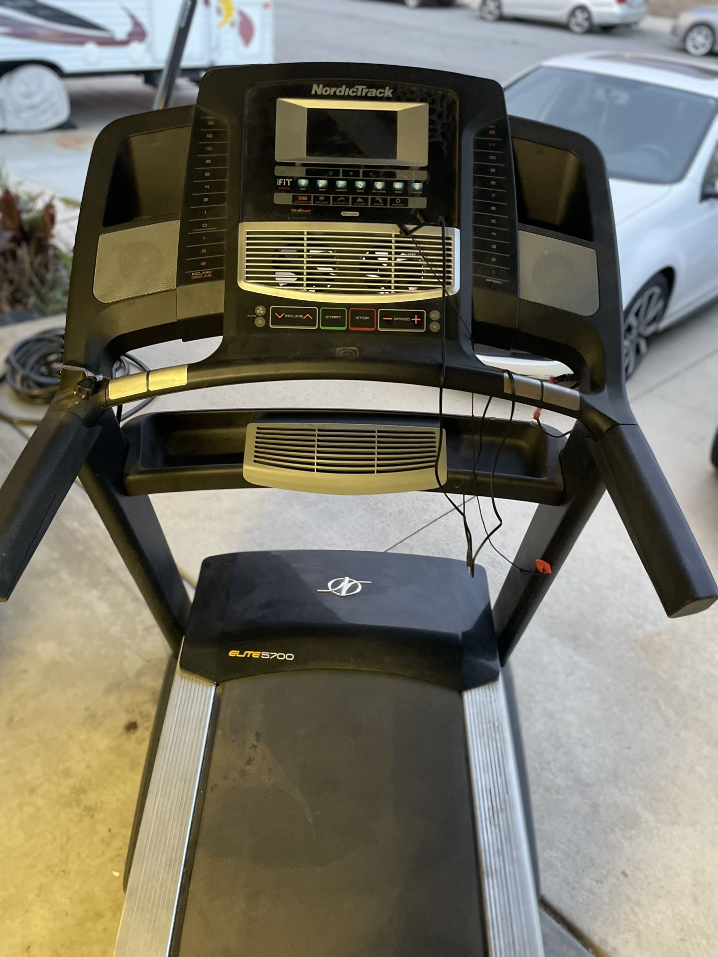 Foldable NordicTrack Elite 5700 Treadmill