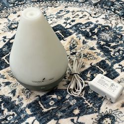 Young Living Green & White Dewdrop Essential Oil Diffuser with Power Adapter