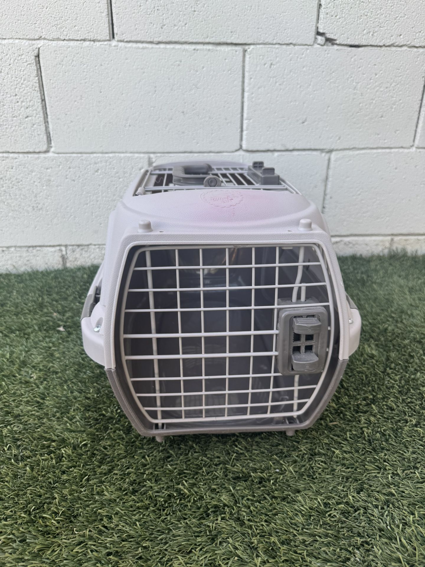 Dog or cat kennel