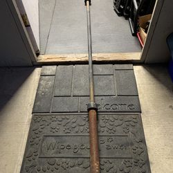 Olympic Bar 7ft 45lbs For Only $20 Firm 