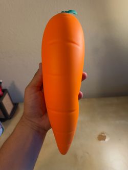 Viral Giggle Zone Jumbo Squeezy Carrot Squishy Toy NWT