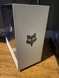 2 Gaming Desktops Gaming Keyboard And Mouse And 27 In Gaming Monitor 1000$ OBO