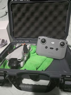 DJI Drone 3 4k hdr with Controller and Hard Case