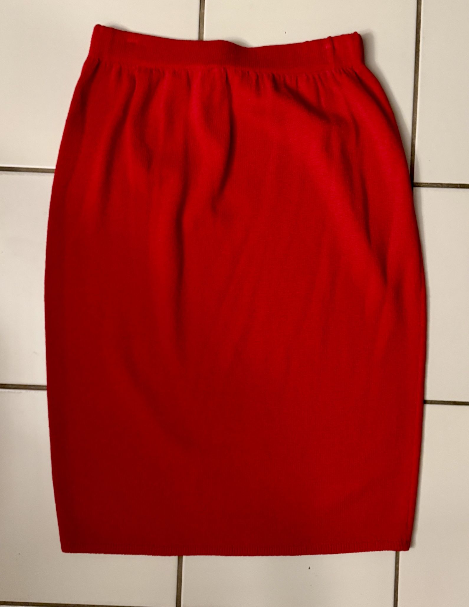 BEAUTIFUL ST. JOHN KNITS PENCIL SKIRT - Medium