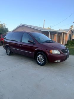 Chrysler Town & Country Minivan