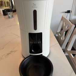 Automatic Feeder. Dog Or Cat