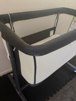 Baby bedside bassinet, momcozy pillow
