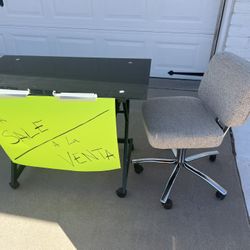 Chair & Desk / Escritorio y silla