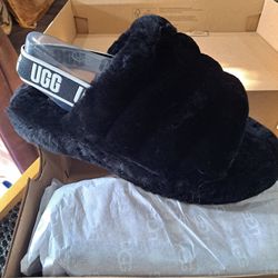 New Womans Fluff Uggs Slides Size 5