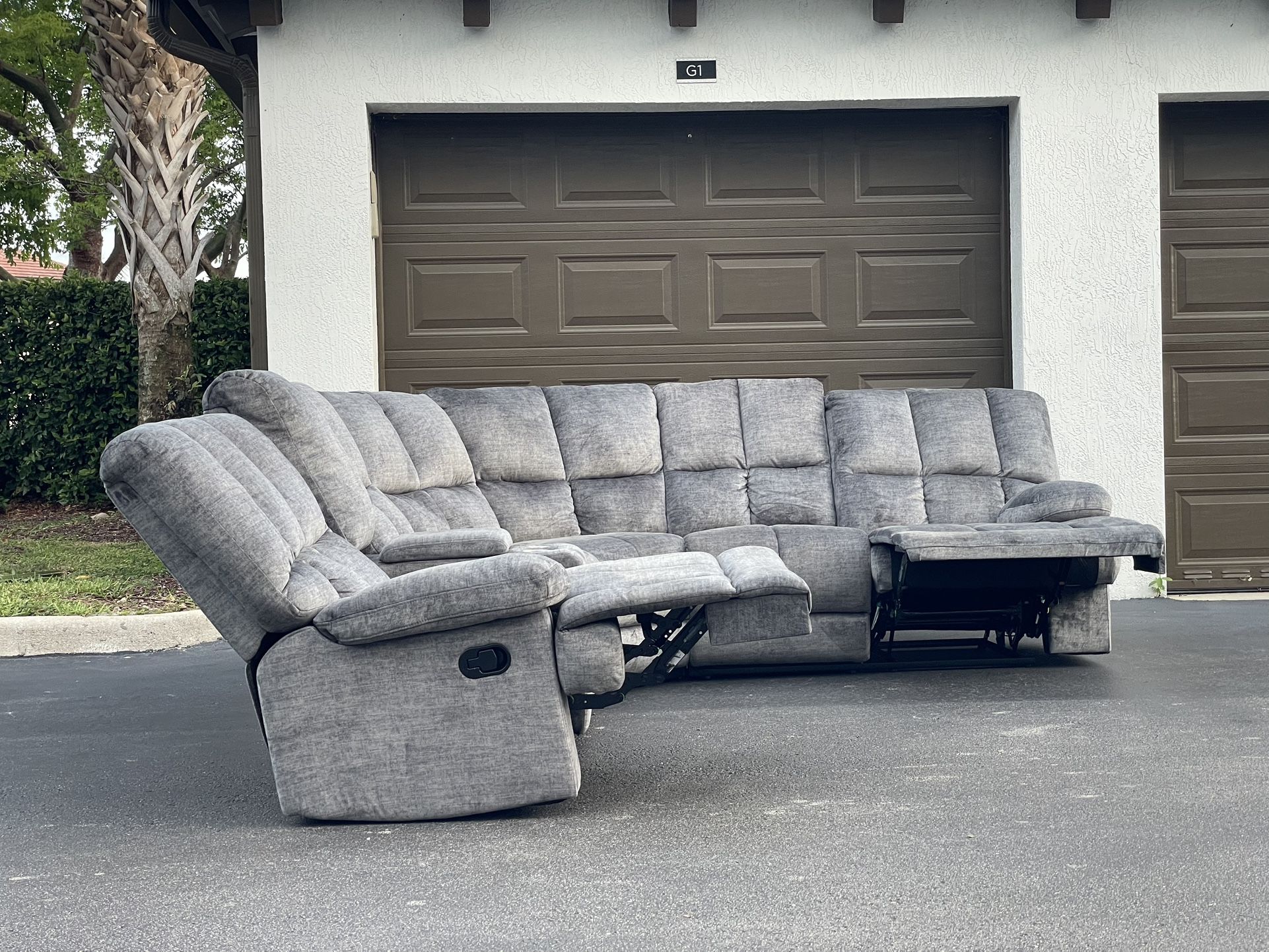 Sofa/Couch Sectional - Recliner - Microfiber - Gray - Delivery Available 🚛